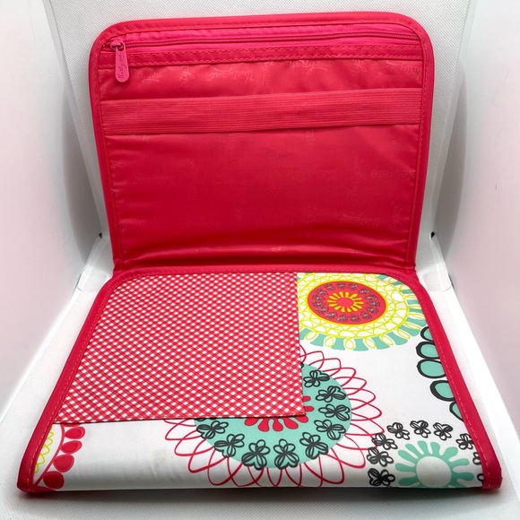 Thirty-One Tri-fold Organizer Case With Pockets For IPad or Tablet. - Picture 3 of 4